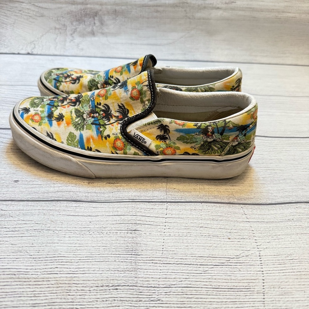 Vans Women’s Palm Tree Print Slip-On Sneakers - Picture 4 of 7